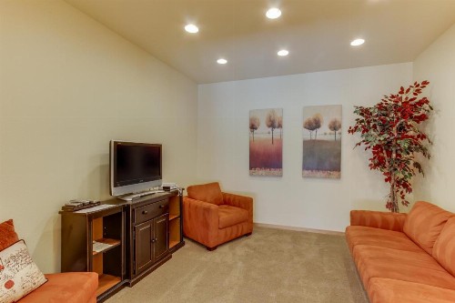 8 Fremont Crossing - image 9