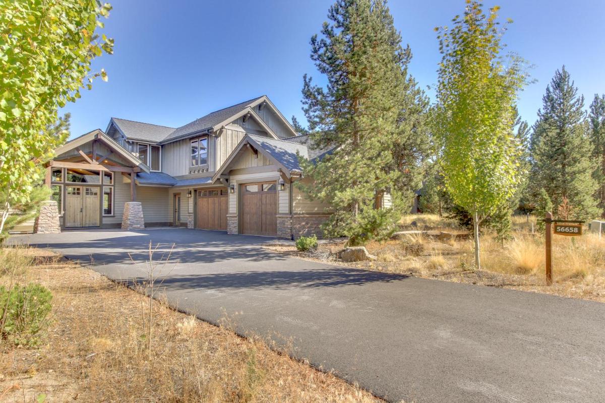 Sunriver Luxury Caldera Home with Golf Course Views - image 6