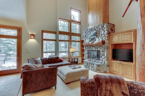 18 Aquila Lodge - image 3