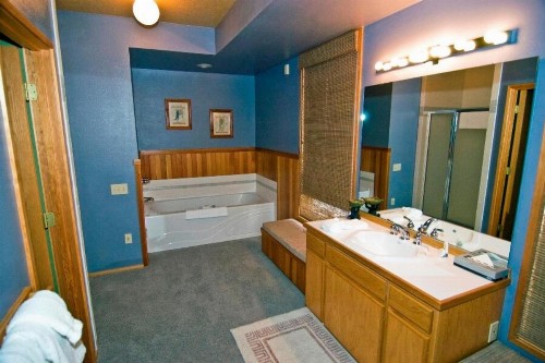 6 Colonial Lane - image 12