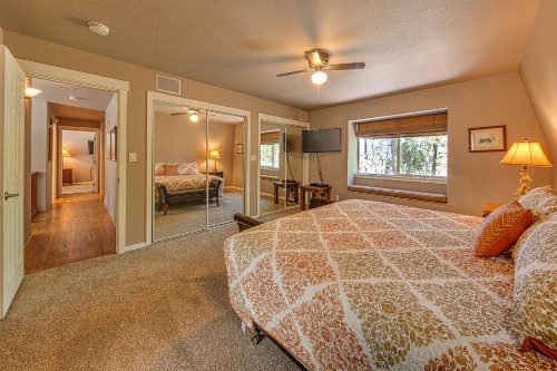 5 Bed 3 Bath Vacation home in Sunriver - image 2