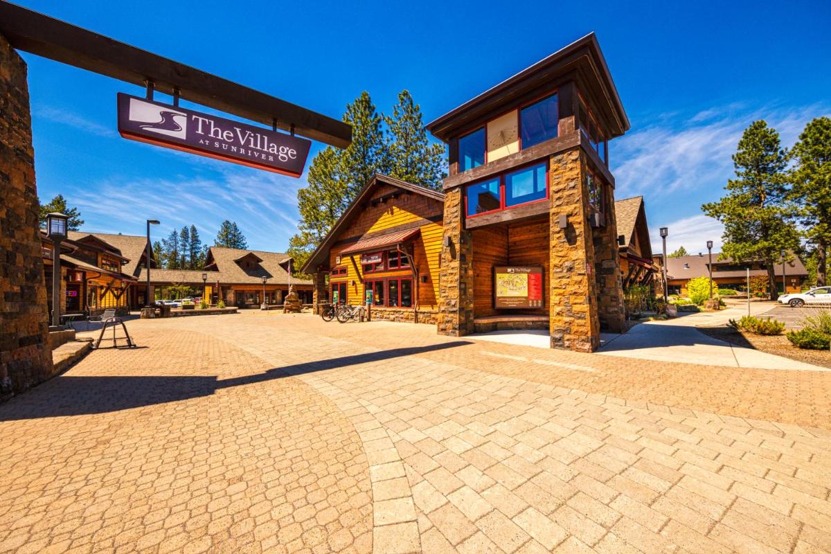 5 Bed 3 Bath Vacation home in Sunriver - image 6