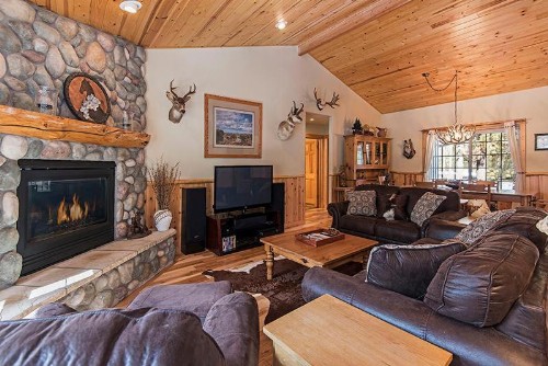 Wallowa with Western Charm - image 1