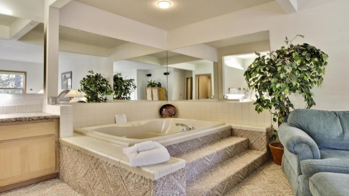 zRidge Condo 16 - main image