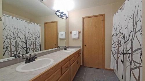 Skyline Condo 02 - image 19