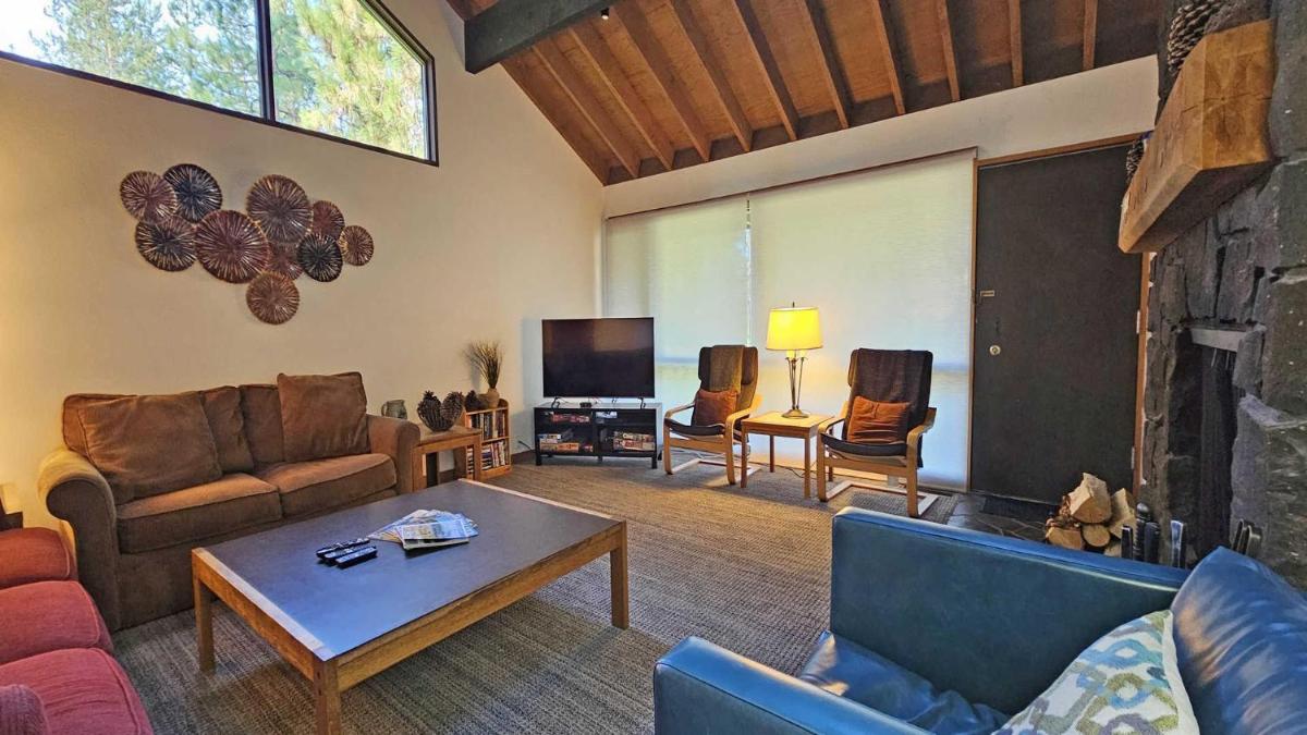 Meadow House 21 - image 2