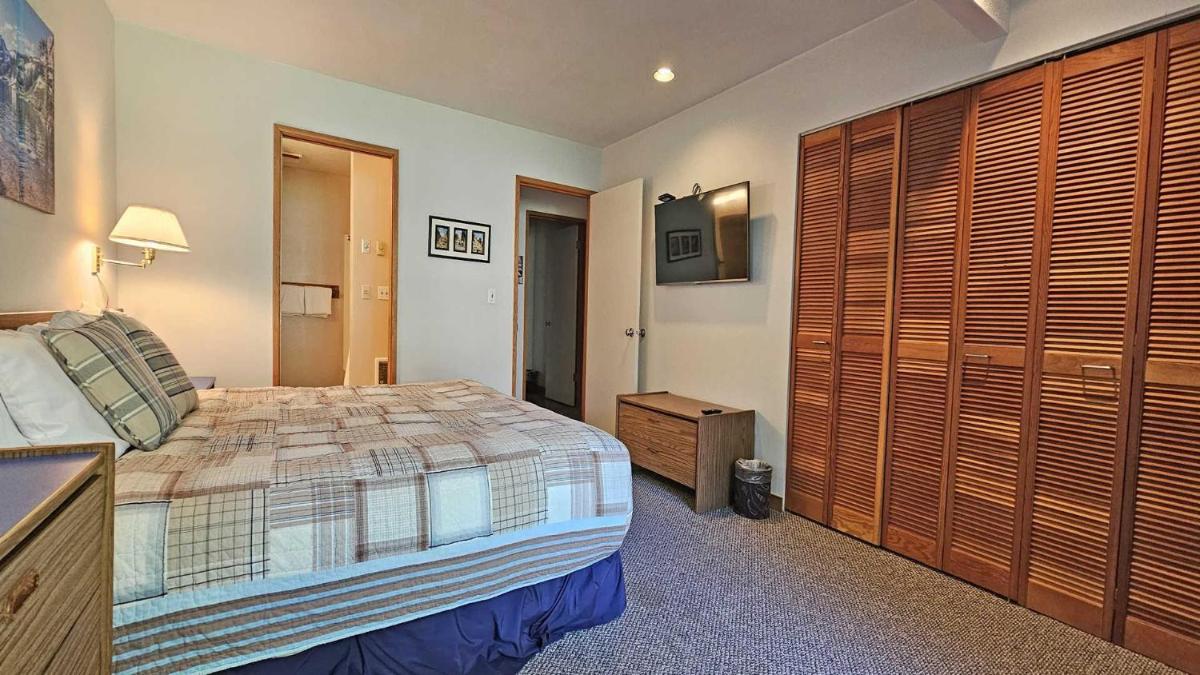 Meadow House 21 - image 6