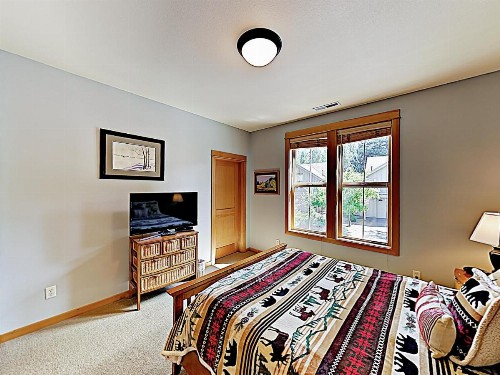 New Listing! “44 Freemont Crossing” W/ Hot Tub Townhouse - image 6