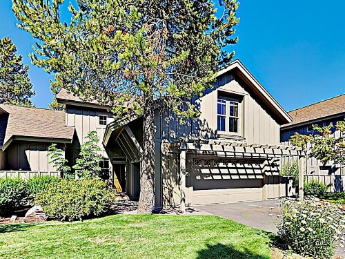 New Listing! “44 Freemont Crossing” W/ Hot Tub Townhouse - image 7