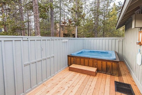 Snowshoe Inn - image 2