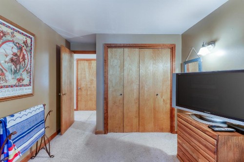 7 Little Court - image 9