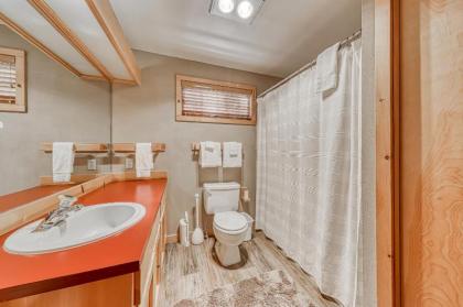 SunRiver Cabin - image 15
