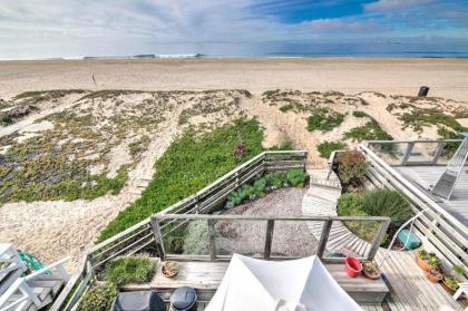 Beachfront House 17045