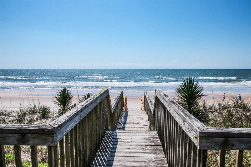 Charming Surf City Home with Elevator Walk to Beach