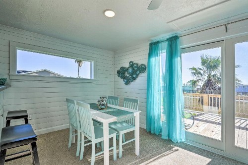 Inviting Studio - Walk Less Than 1 Mile to Surfside Beach! - image 9