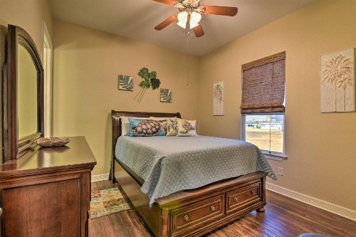 Surfside Getaway with Deck - Walk to the Beach! - image 10