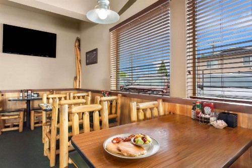 SureStay Plus Hotel by Best Western Susanville - image 13