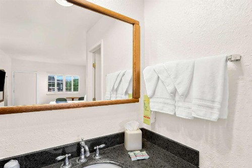 SureStay Plus Hotel by Best Western Susanville - image 18