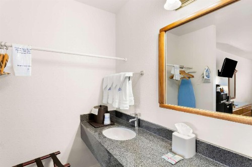 SureStay Plus Hotel by Best Western Susanville - image 19