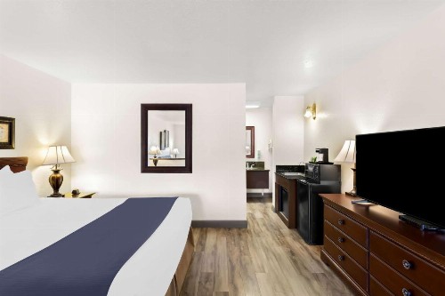 SureStay Plus Hotel by Best Western Susanville - image 20
