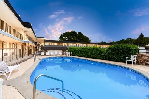 SureStay Plus Hotel by Best Western Susanville - image 26