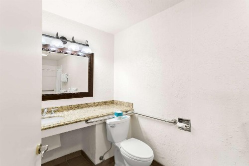 SureStay Plus Hotel by Best Western Susanville - image 36