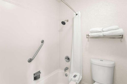 SureStay Plus Hotel by Best Western Susanville - image 9