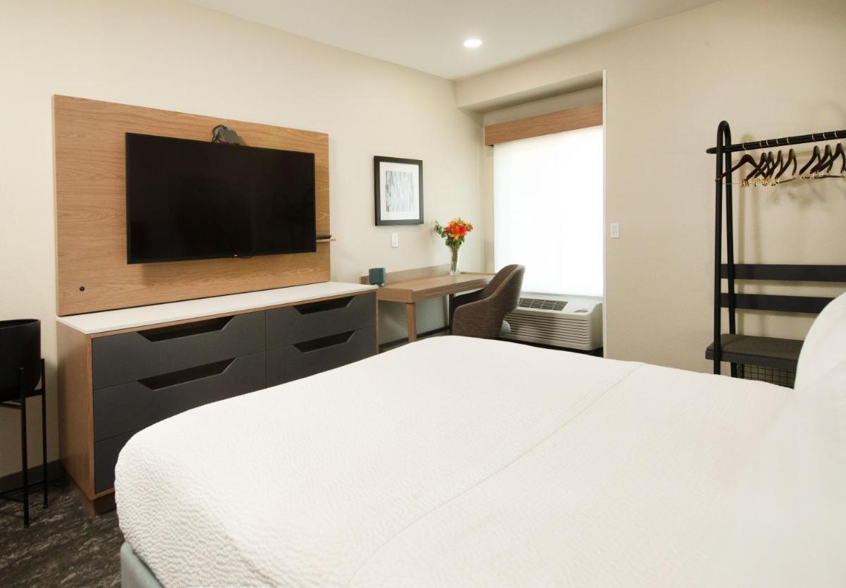 Days Inn by Wyndham Sutter Creek - image 2