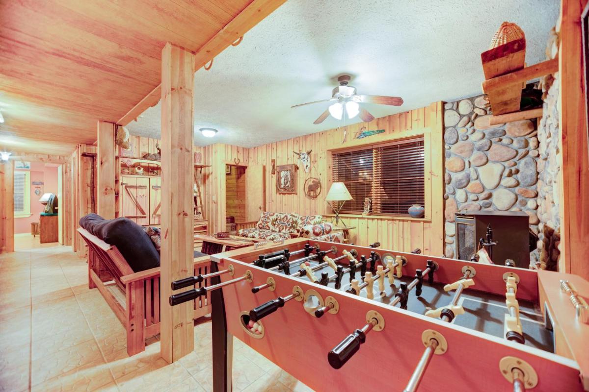 4 Bed 3 Bath Vacation home in Sylva - image 2