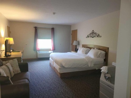 Brook Pointe Inn - image 18