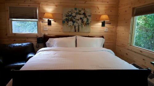 Brook Pointe Inn - image 45