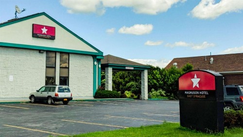 Magnuson Hotel East Syracuse - image 2
