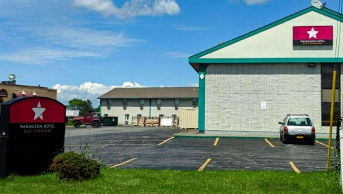 Magnuson Hotel East Syracuse - image 3