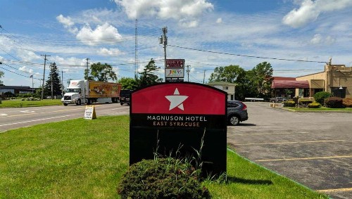Magnuson Hotel East Syracuse - image 5