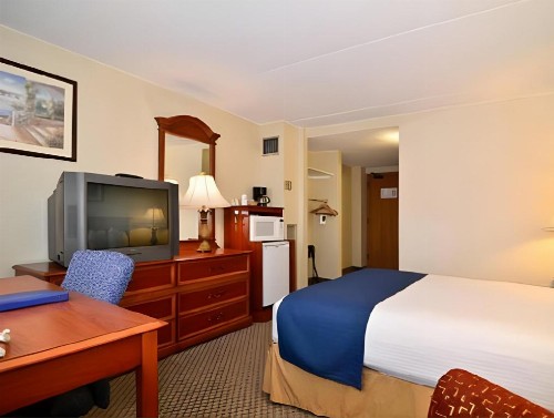 Comfort Inn & Suites Downtown Tacoma - image 17