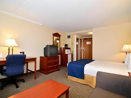 Comfort Inn & Suites Downtown Tacoma - image 18