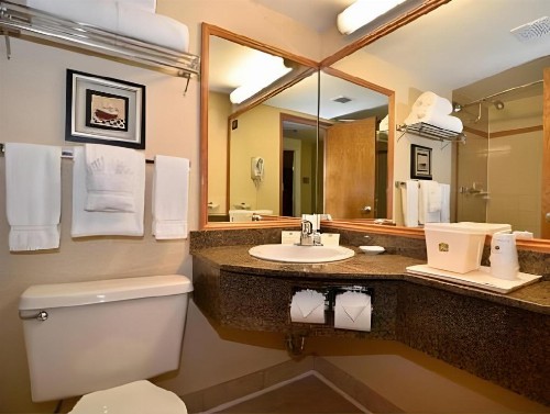 Comfort Inn & Suites Downtown Tacoma - image 26
