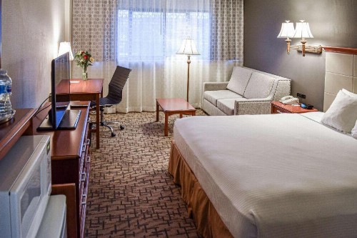 Comfort Inn & Suites Downtown Tacoma - image 42