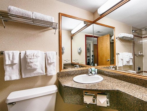 Comfort Inn & Suites Downtown Tacoma - image 8
