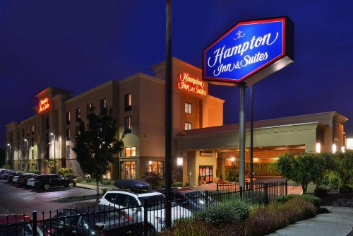 Hampton Inn & Suites Tacoma-Mall - image 11
