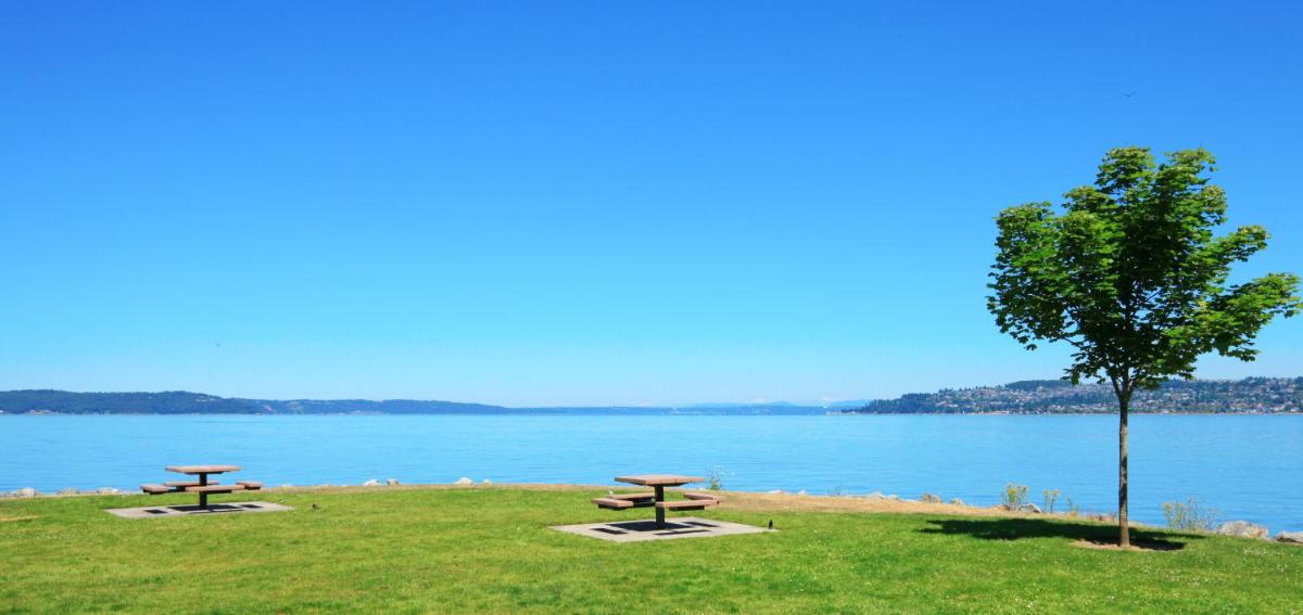 Silver Cloud Inn - Tacoma Waterfront - image 3