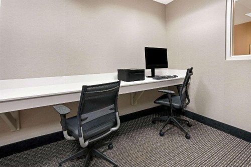 La Quinta by Wyndham Tacoma - Seattle - image 21