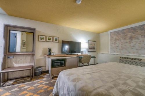 Holiday Inn - Tacoma Mall an IHG Hotel - image 2