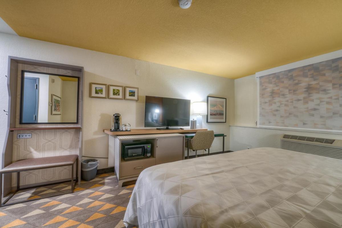 Holiday Inn - Tacoma Mall an IHG Hotel - image 2