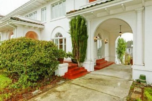 The Villa - image 3