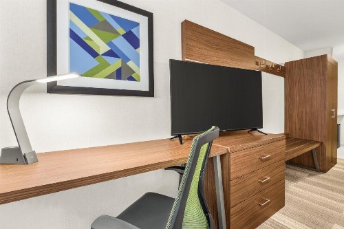 Holiday Inn Express Hotel & Suites Tacoma an IHG Hotel - image 13