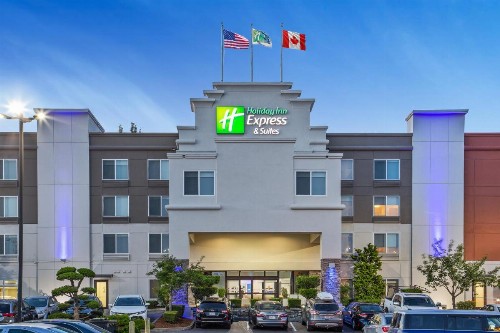 Holiday Inn Express Hotel & Suites Tacoma an IHG Hotel - image 2