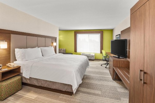 Holiday Inn Express Hotel & Suites Tacoma an IHG Hotel - image 29