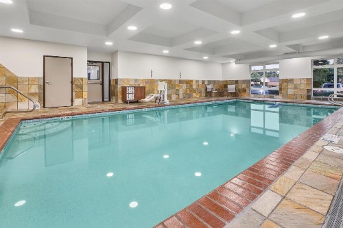 Holiday Inn Express Hotel & Suites Tacoma an IHG Hotel - image 32
