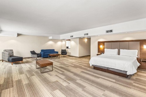 Holiday Inn Express Hotel & Suites Tacoma an IHG Hotel - image 33